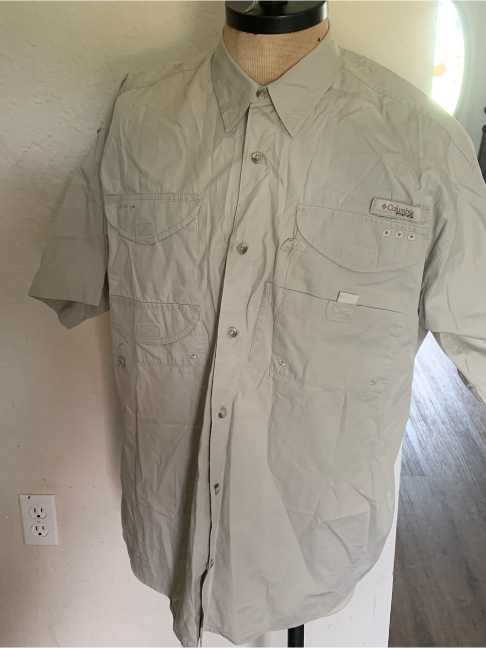 Columbia Men’s Short Sleeve Fishing Shirt - tan